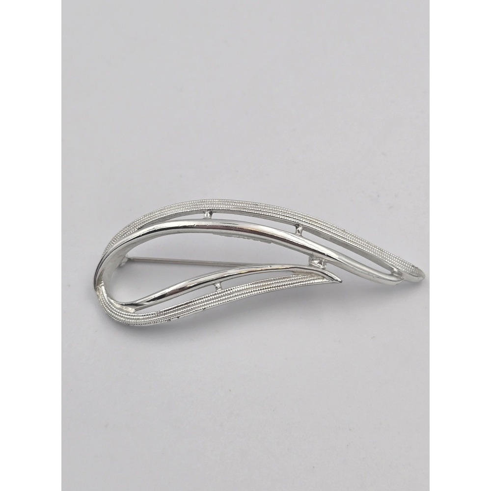 Vintage Sarah Coventry Silver Tone Modernist Abstract Wave Leaf Brooch Pin
